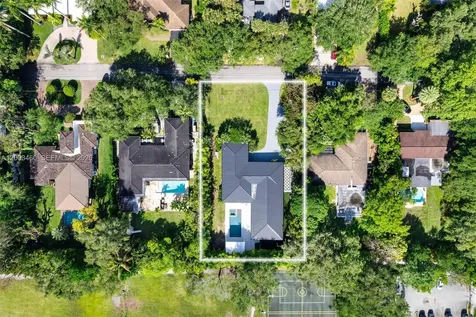 10235 SW 58th Court Pinecrest FL 33156