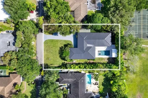 10235 SW 58th Court Pinecrest FL 33156
