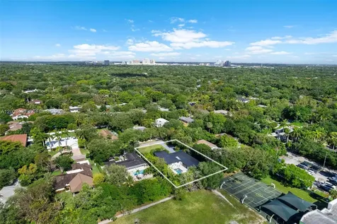 10235 SW 58th Court Pinecrest FL 33156