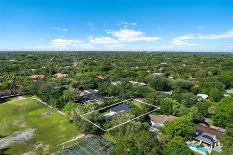 10235 SW 58th Court Pinecrest FL 33156