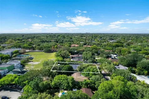 10235 SW 58th Court Pinecrest FL 33156