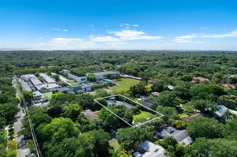 10235 SW 58th Court Pinecrest FL 33156