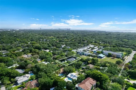 10235 SW 58th Court Pinecrest FL 33156