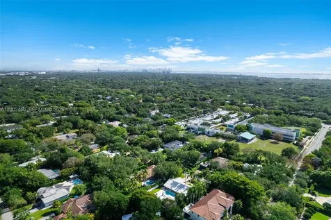 10235 SW 58th Court Pinecrest FL 33156