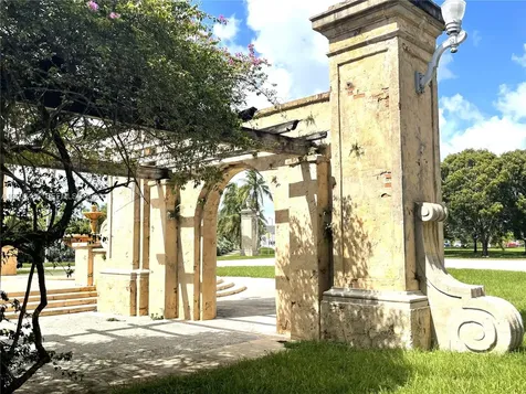 1556 San Benito Avenue Coral Gables FL 33134