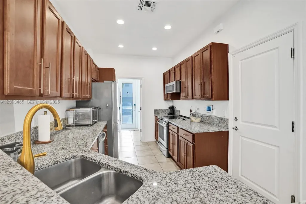 4002 Poinciana Lane Hollywood FL 33021