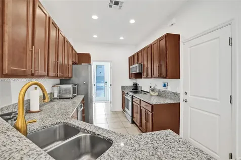 4002 Poinciana Lane Hollywood FL 33021