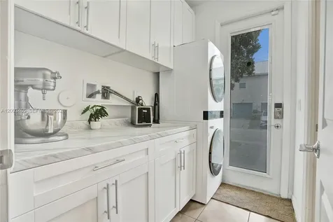 4002 Poinciana Lane Hollywood FL 33021