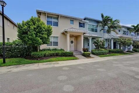 4002 Poinciana Lane Hollywood FL 33021