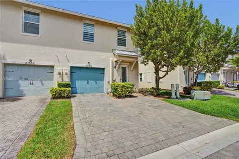 4002 Poinciana Lane Hollywood FL 33021