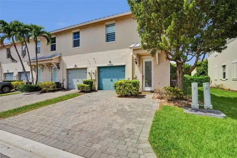 4002 Poinciana Lane Hollywood FL 33021