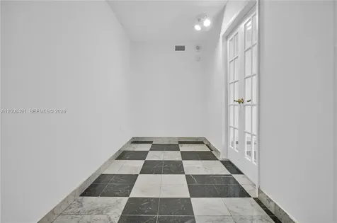 5555 Collins Avenue Miami Beach FL 33140