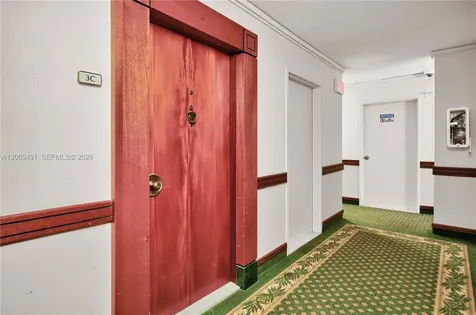 5555 Collins Avenue Miami Beach FL 33140