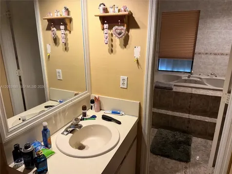 6010 NW 201st Lane Hialeah FL 33015