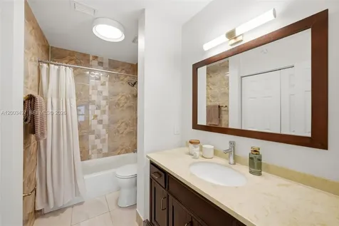 327 Ives Dairy Road Miami FL 33179
