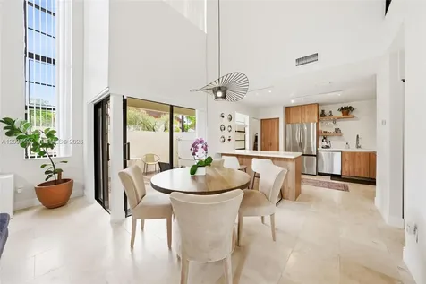 327 Ives Dairy Road Miami FL 33179
