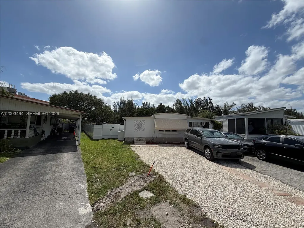 5871 SW 29th Avenue Dania Beach FL 33312