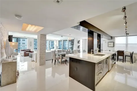 2751 S Ocean Drive Hollywood FL 33019