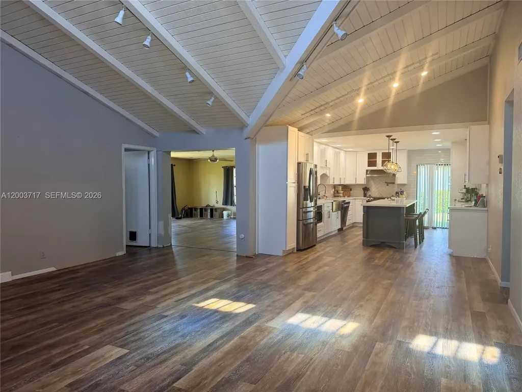 8176 Pine Circle Tamarac FL 33321