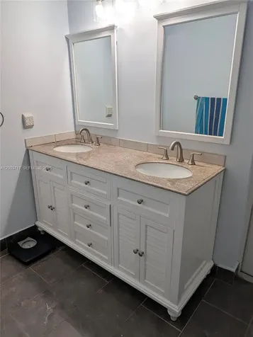 8176 Pine Circle Tamarac FL 33321