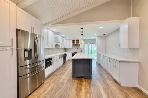 8176 Pine Circle Tamarac FL 33321