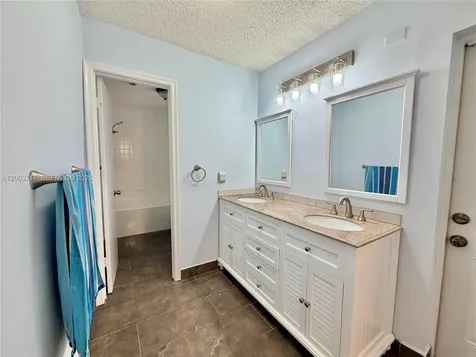 8176 Pine Circle Tamarac FL 33321