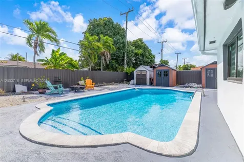4211 W 8th Avenue Hialeah FL 33012