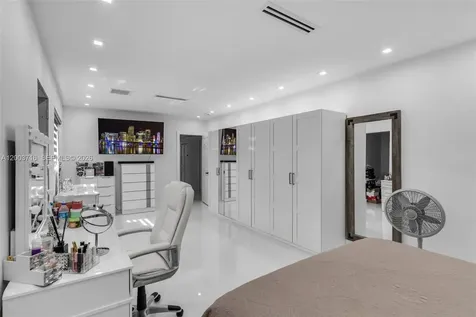 4211 W 8th Avenue Hialeah FL 33012