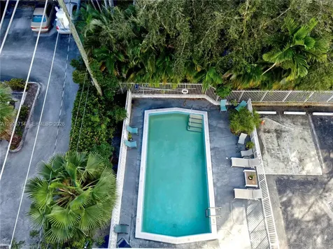 1340 Lincoln Road Miami Beach FL 33139
