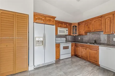 6696 SW 152nd Place Miami FL 33193