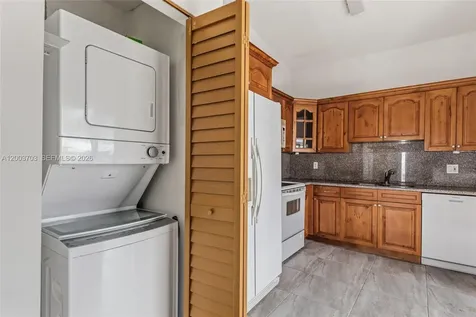 6696 SW 152nd Place Miami FL 33193