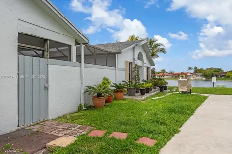 6696 SW 152nd Place Miami FL 33193
