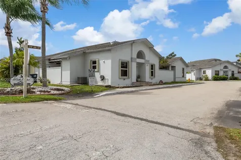 6696 SW 152nd Place Miami FL 33193