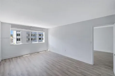 1345 Lincoln Road Miami Beach FL 33139
