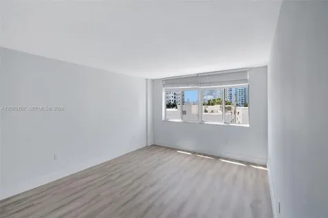 1345 Lincoln Road Miami Beach FL 33139