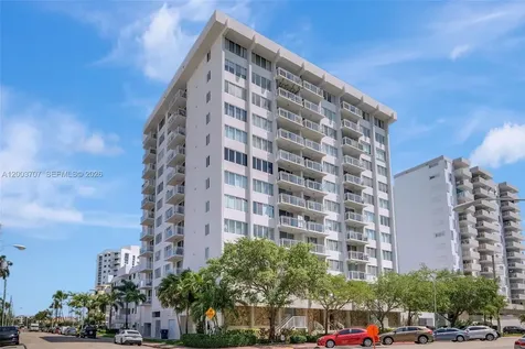 1345 Lincoln Road Miami Beach FL 33139