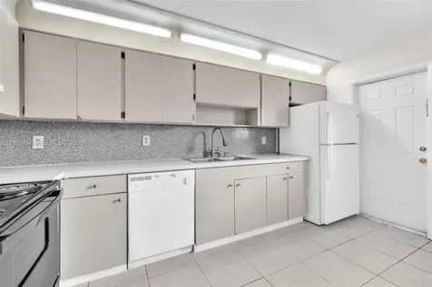 2127 Mckinley Street Hollywood FL 33020