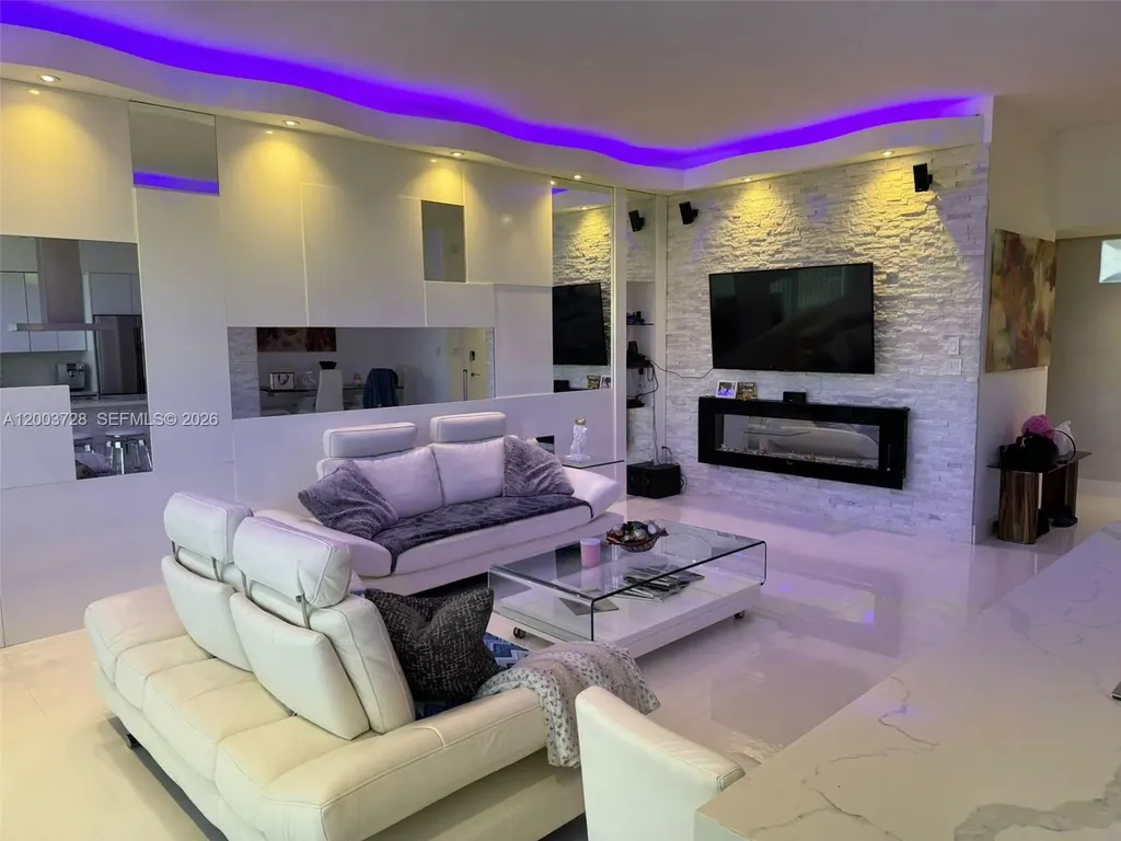 18041 Biscayne Boulevard Aventura FL 33160