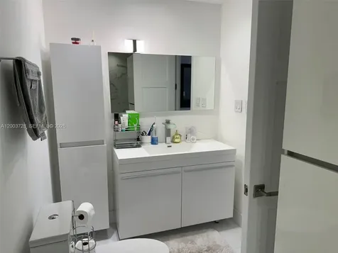 18041 Biscayne Boulevard Aventura FL 33160