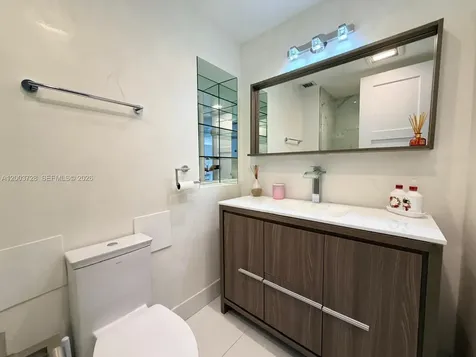 18041 Biscayne Boulevard Aventura FL 33160