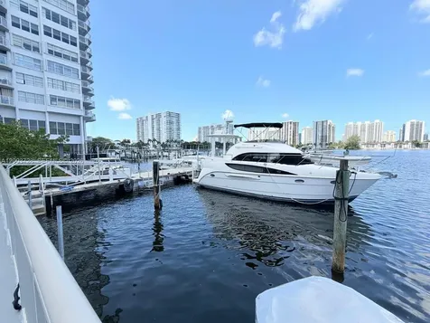 18041 Biscayne Boulevard Aventura FL 33160