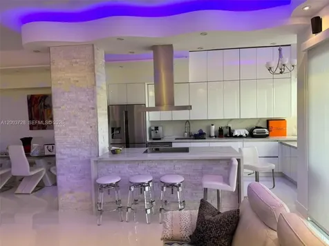 18041 Biscayne Boulevard Aventura FL 33160
