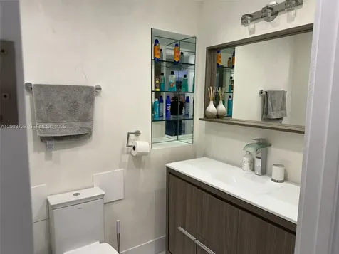 18041 Biscayne Boulevard Aventura FL 33160