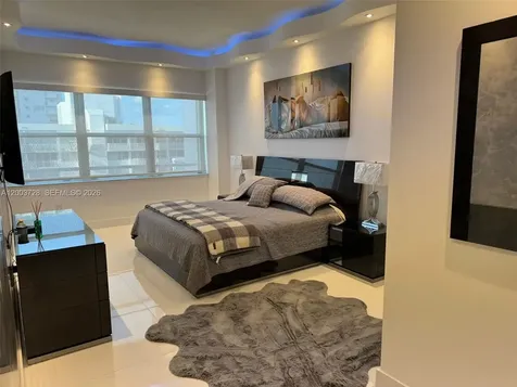 18041 Biscayne Boulevard Aventura FL 33160