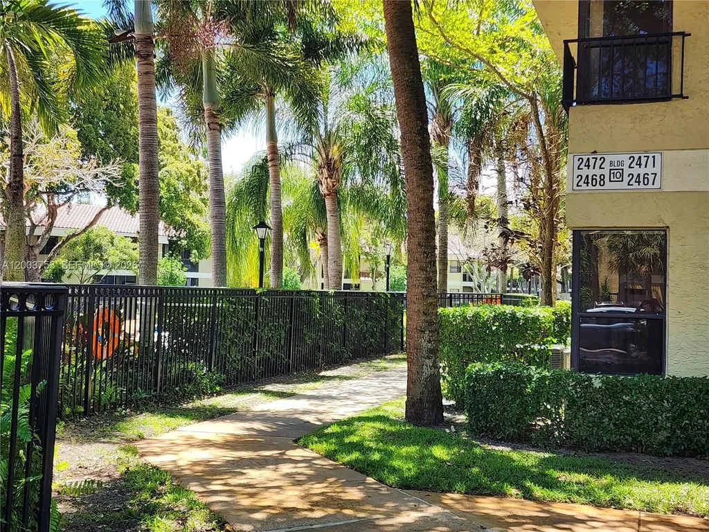 2471 NW 49th Terrace Coconut Creek FL 33063