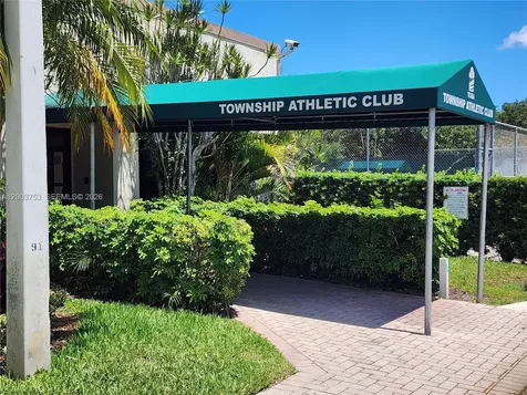 2471 NW 49th Terrace Coconut Creek FL 33063