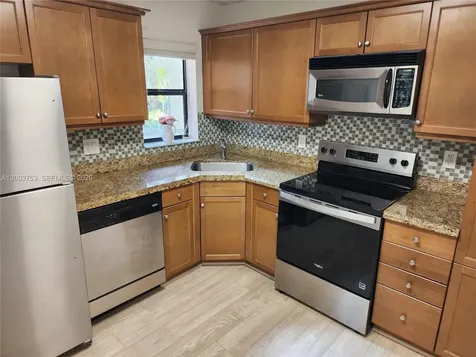 2471 NW 49th Terrace Coconut Creek FL 33063