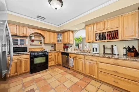 1925 N 39th Avenue Hollywood FL 33021