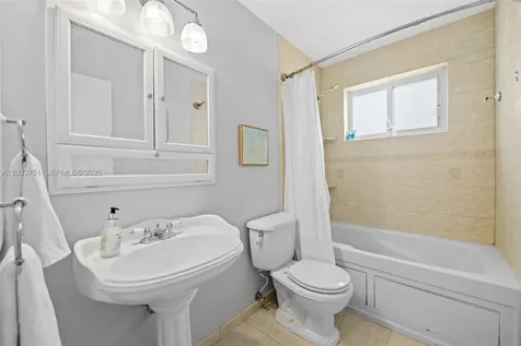 1925 N 39th Avenue Hollywood FL 33021