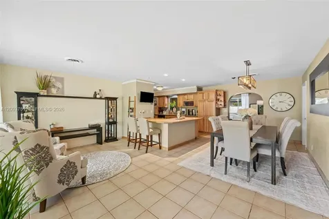 1925 N 39th Avenue Hollywood FL 33021